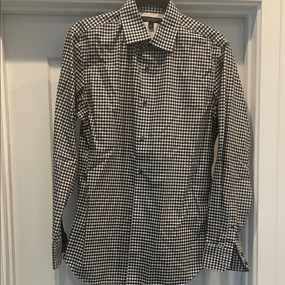 Black and White Banana Republic Checkered Black & White Button-Up Shirt